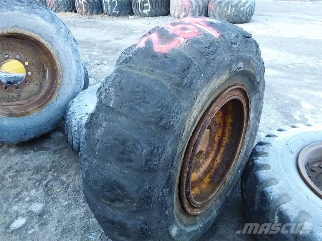 LS 17,5x25 Pneumatiky, kola a ráfky