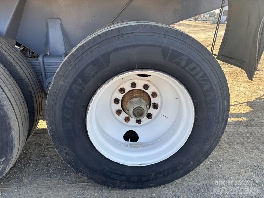  Reliance 26" Sklápěcí přívěsy