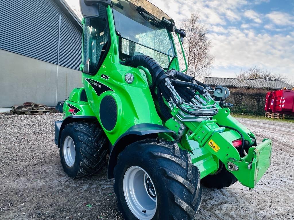 Avant 650 i Víceúčelové nakladače