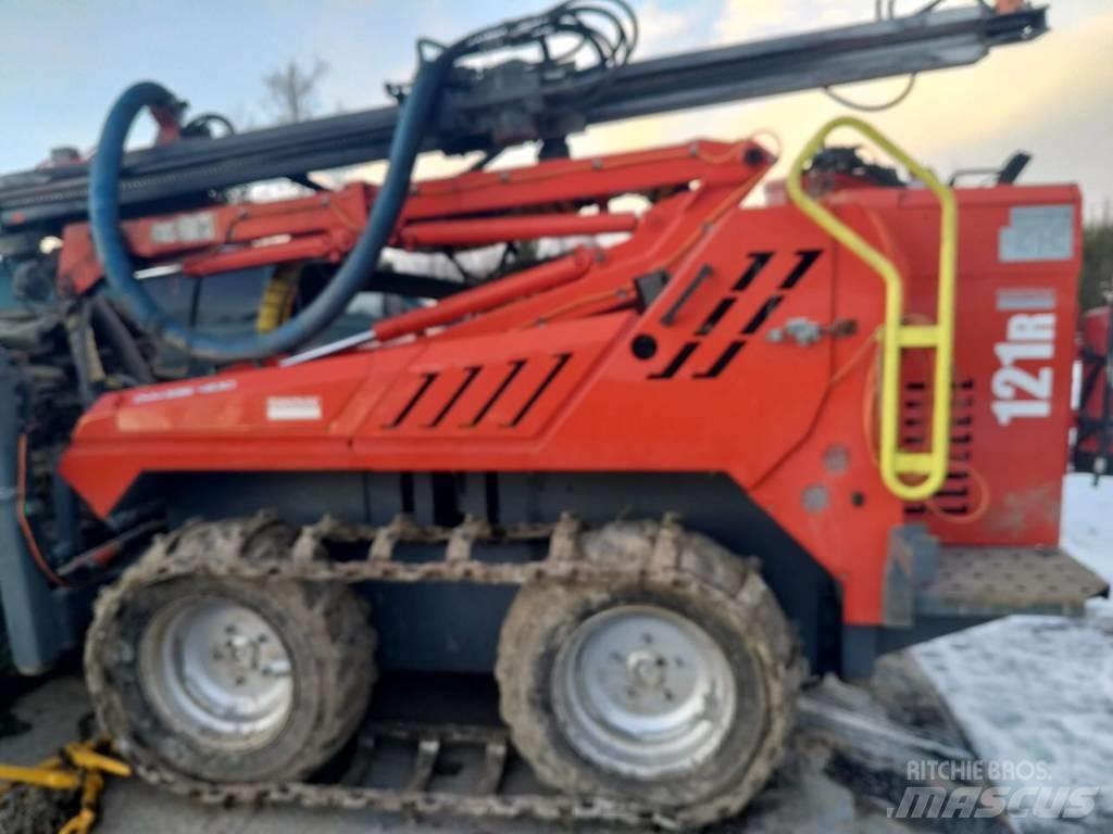 Sandvik DC 121R Povrchové vrtací stroje
