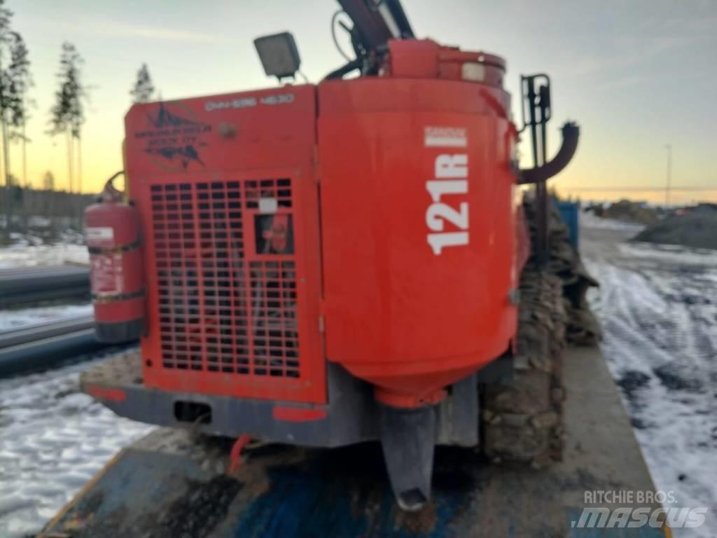 Sandvik DC 121R Povrchové vrtací stroje