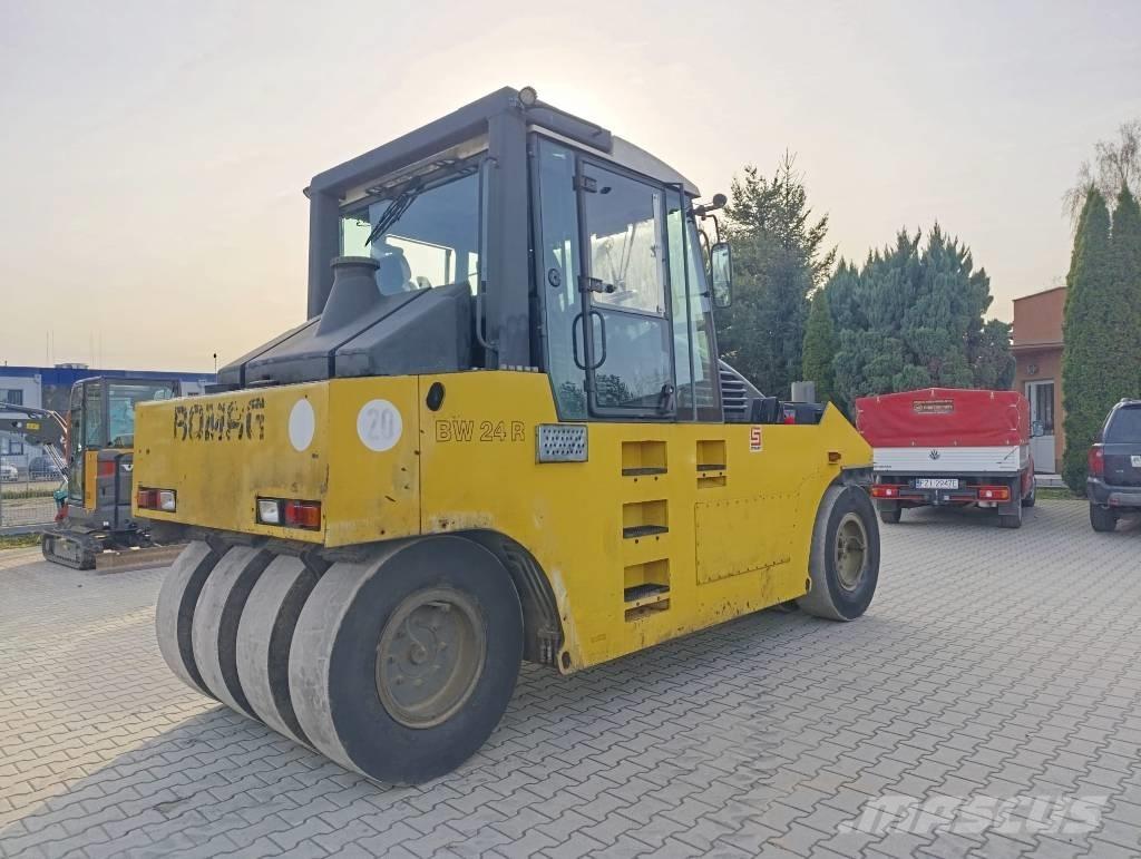 Bomag BW 24 R Pneumatikové válce