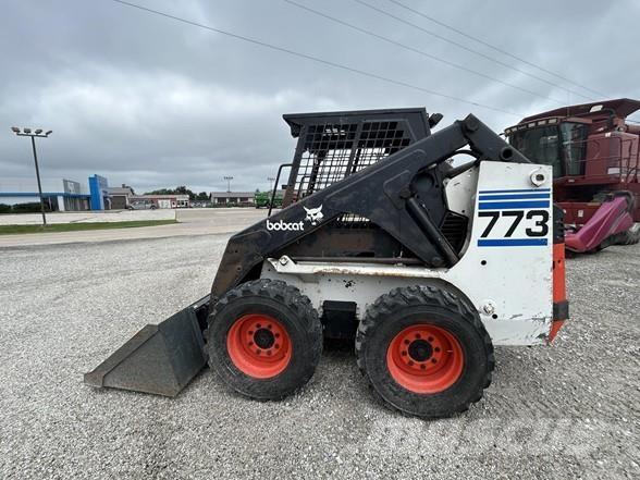Bobcat 773 Smykem řízené nakladače