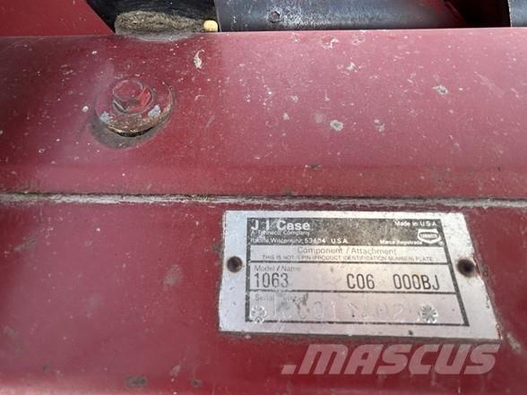 Case IH 1063 Kombajnové hlavice