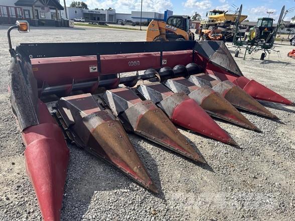 Case IH 1063 Kombajnové hlavice