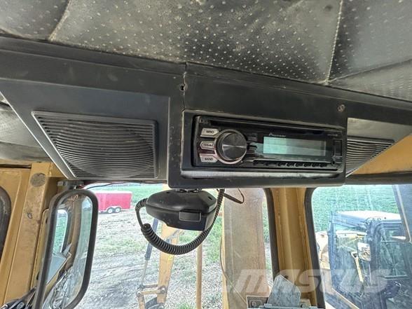 CAT D8N Pásové dozery