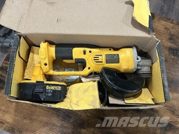 DeWalt DC411 Přístroje, měřící a automatizační zařízení
