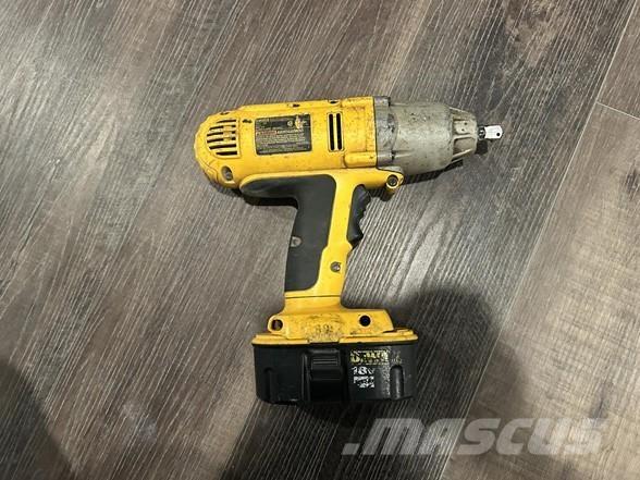 DeWalt DW059 Přístroje, měřící a automatizační zařízení