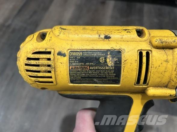 DeWalt DW059 Přístroje, měřící a automatizační zařízení