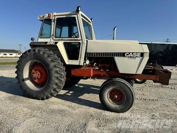 J I Case 2390 Traktory