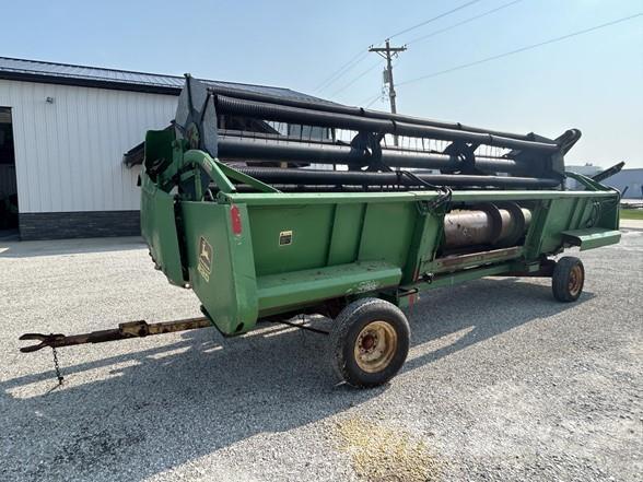 John Deere 220 Kombajnové hlavice