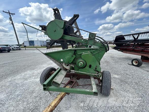 John Deere 220 Kombajnové hlavice