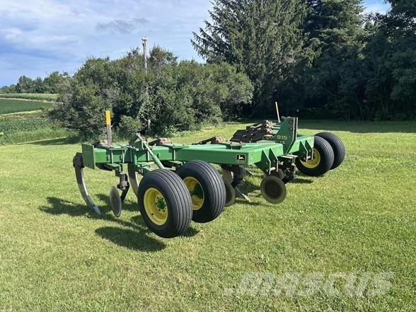 John Deere 915 Další stroje na zpracování půdy a příslušenství