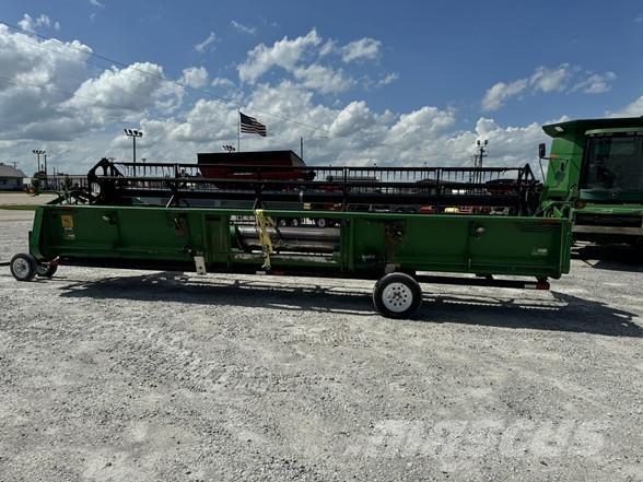 John Deere 925 Kombajnové hlavice