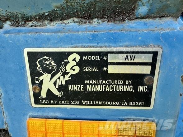 Kinze 840 Obilné návěsy