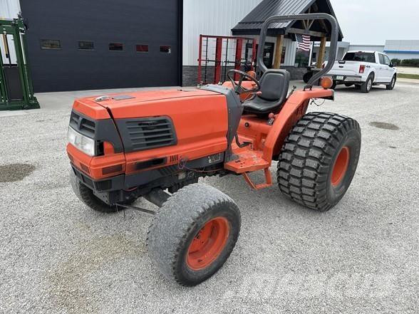 Kubota L4200 Traktory