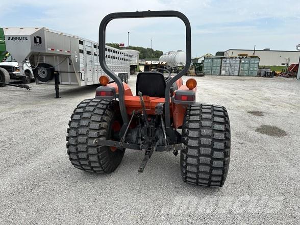 Kubota L4200 Traktory