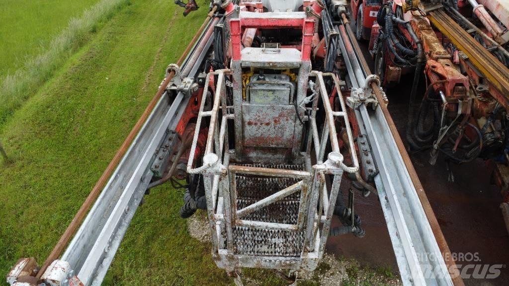 Sandvik DT820SC Tunelové a podzemní důlní vrtačky