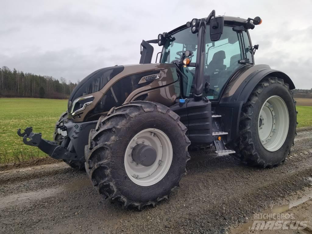Valtra T 255 Versu Traktory