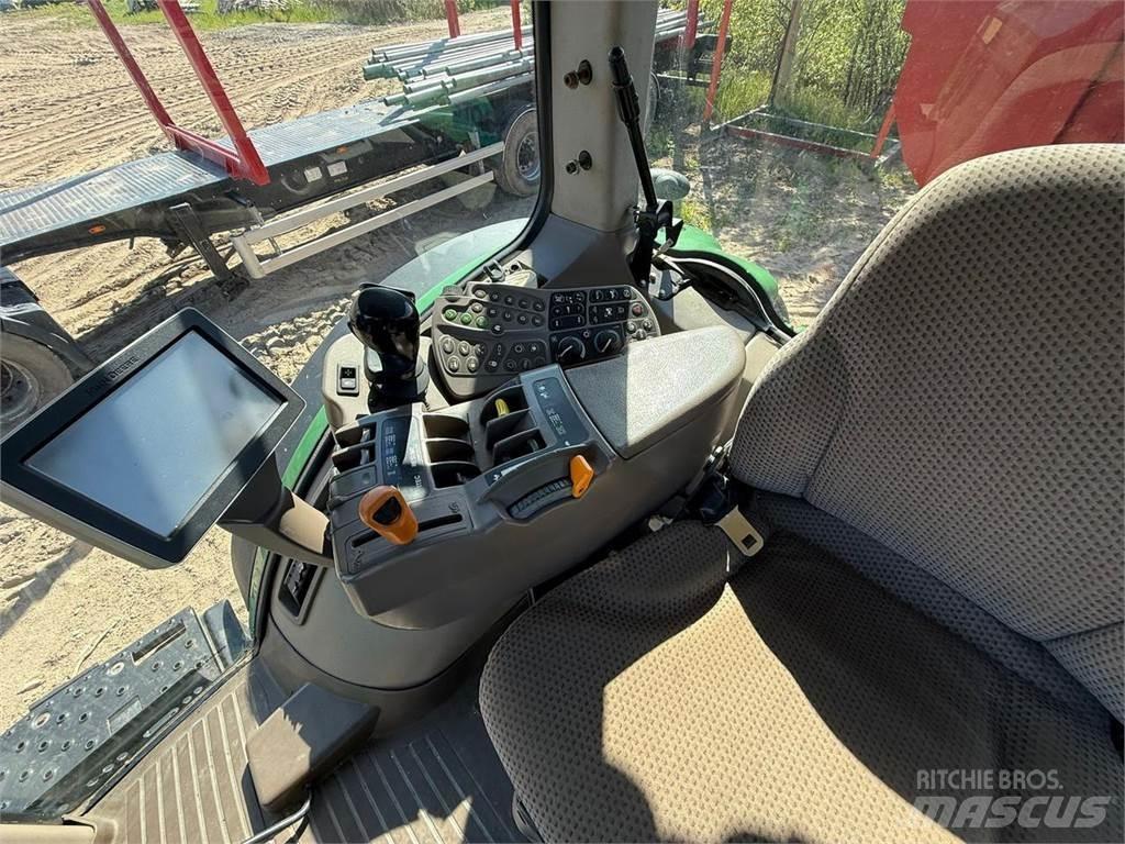 John Deere 7230R Traktory