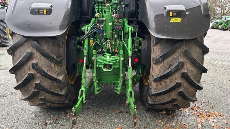 John Deere 6230 R Traktory