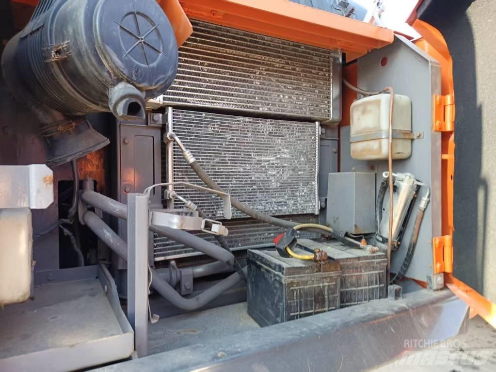 Hitachi ZX160 Pásová rýpadla