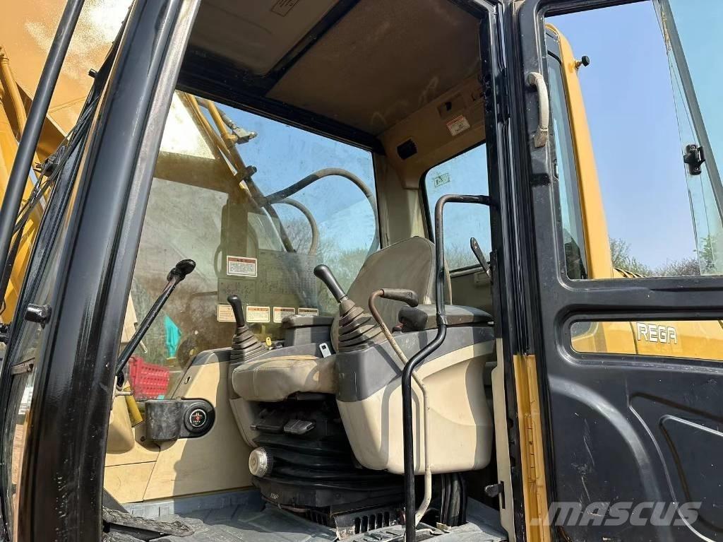 CAT 325 CL Pásová rýpadla