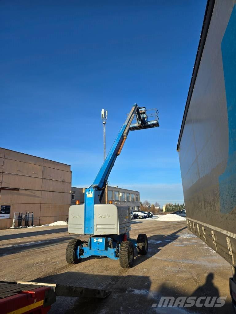Genie S 45 Teleskopické plošiny