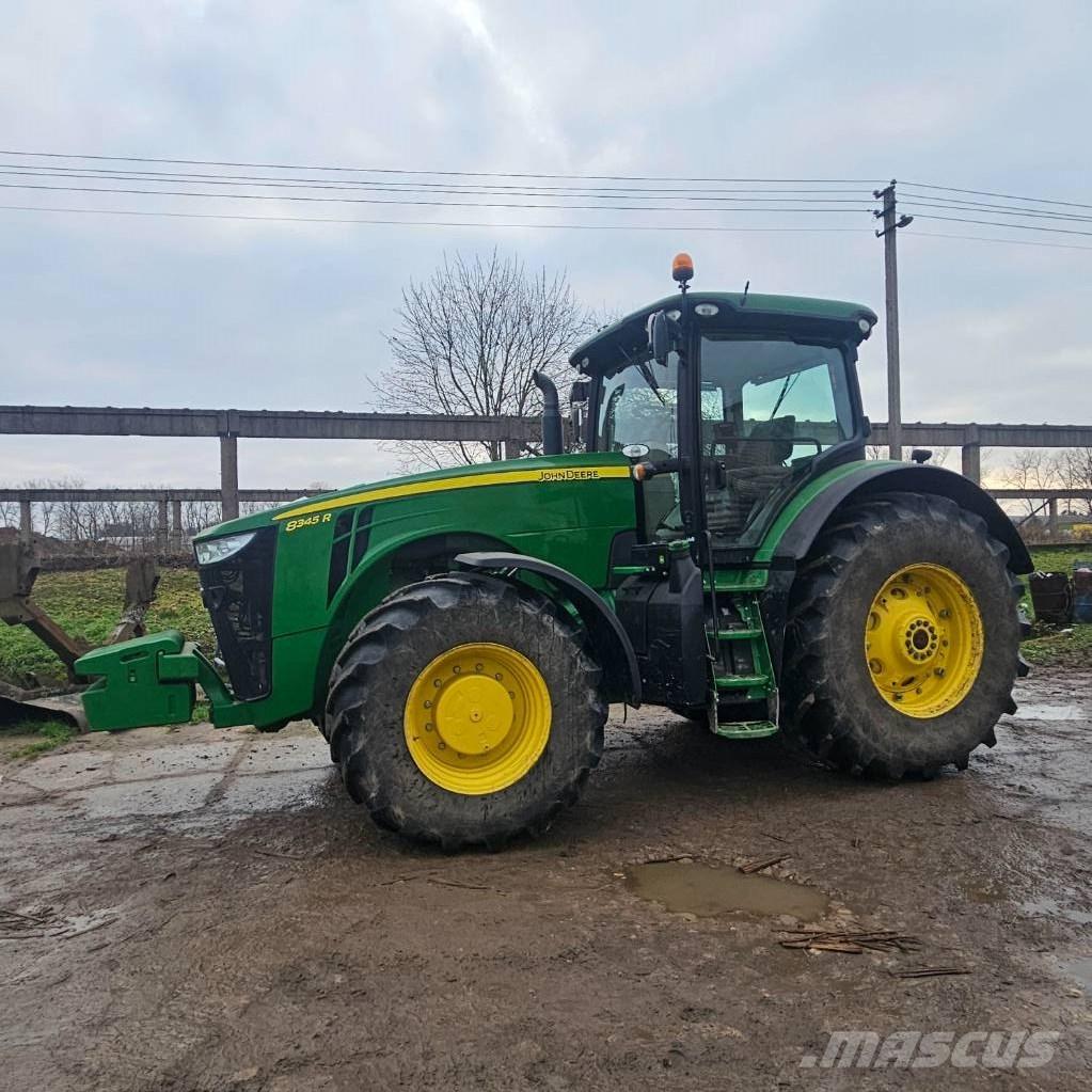 John Deere 8345 R Traktory