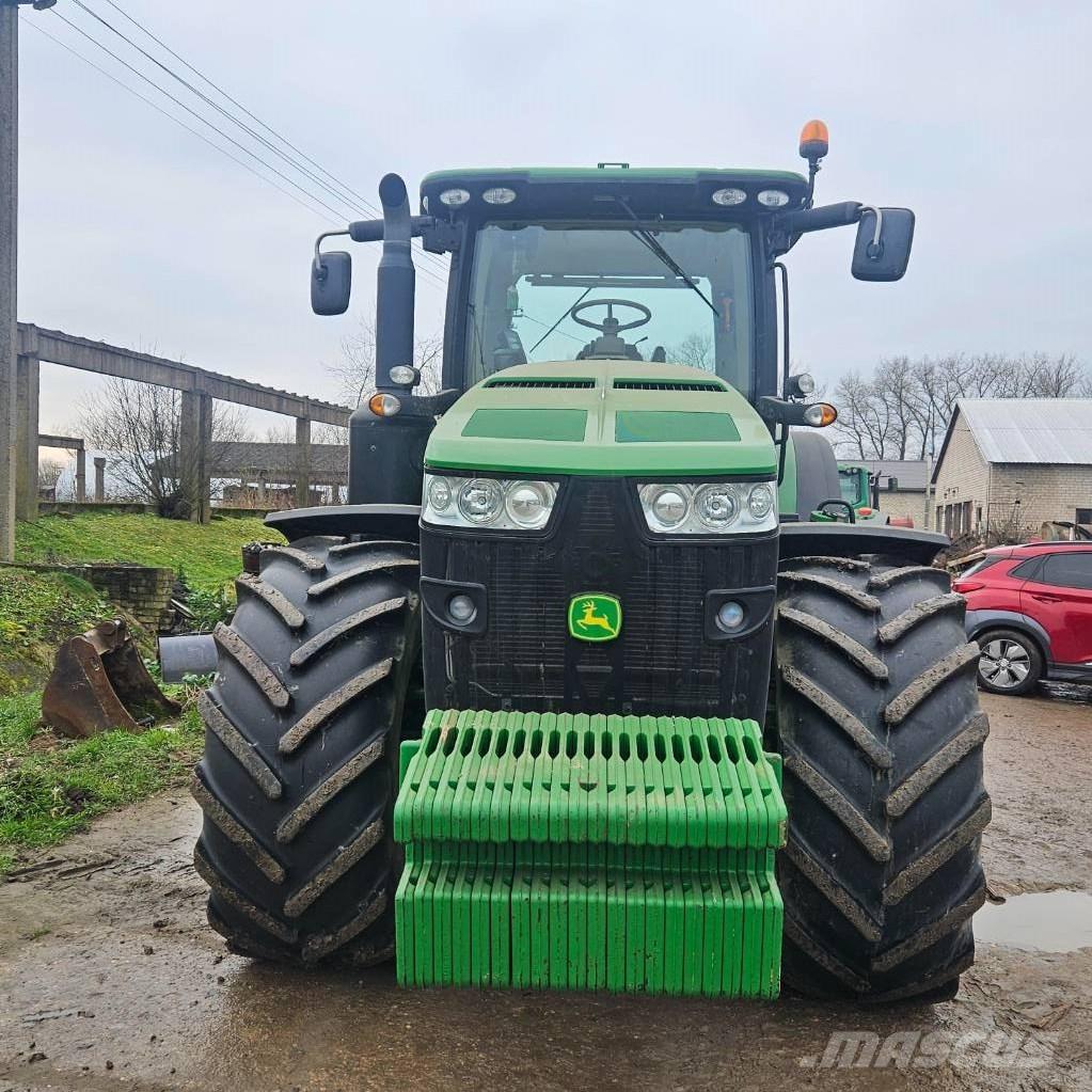 John Deere 8345 R Traktory