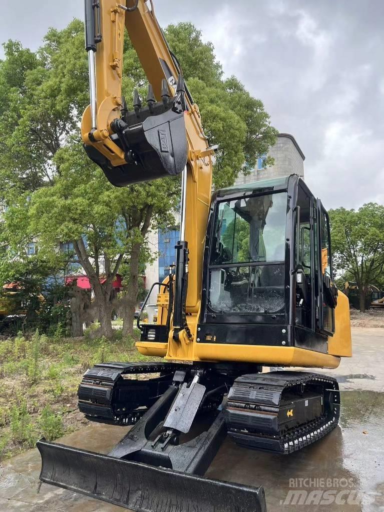 CAT 305.5 Mini rýpadla < 7t