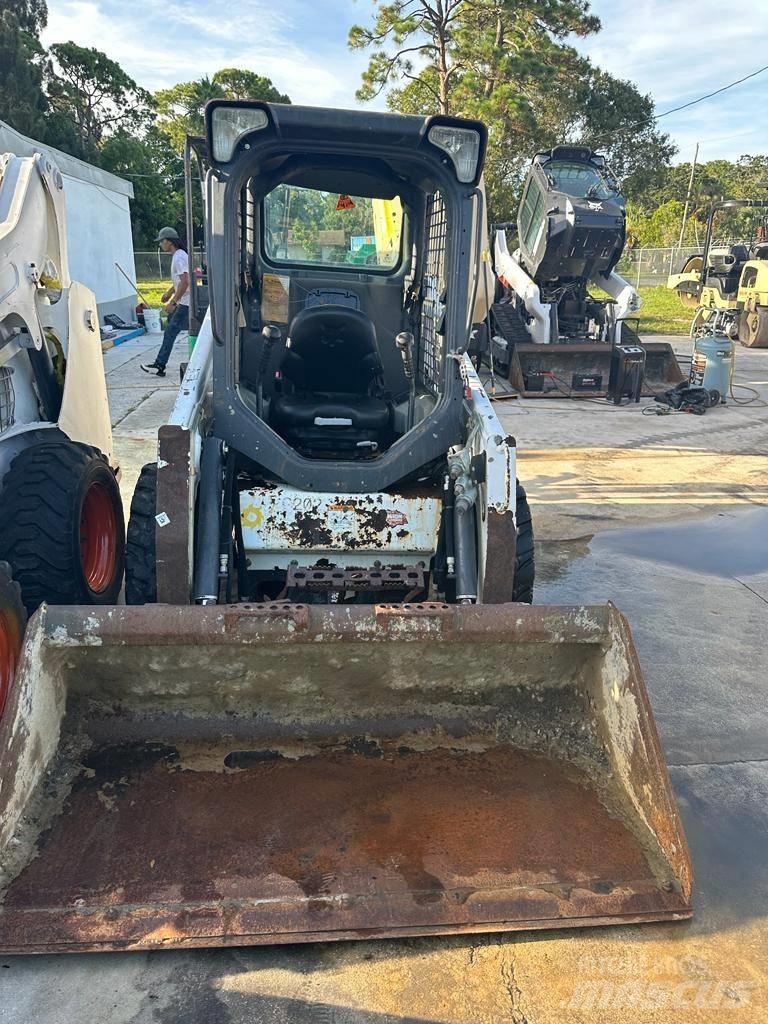 Bobcat S 450 Smykem řízené nakladače