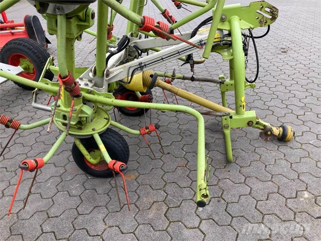 CLAAS Volto 870 Obraceče a shrabovače sena