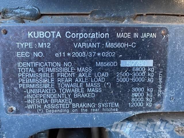 Kubota M 8560 Traktory