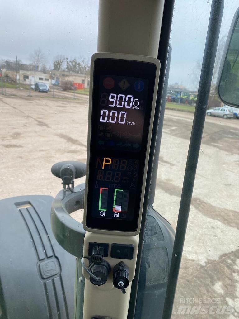 John Deere 8370R Traktory
