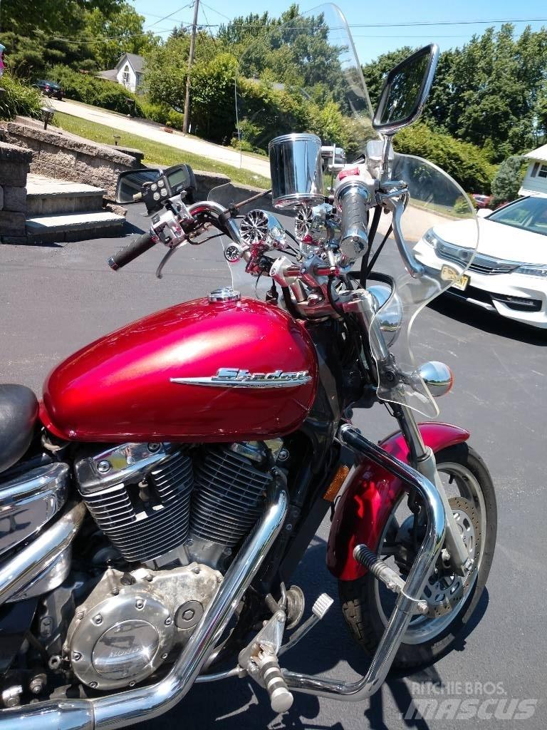 Honda VT1100 Pracovní lodě, bárky a pontony