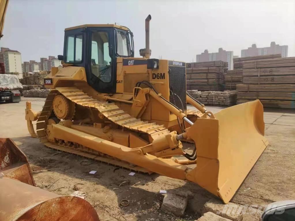 CAT D 6 M Pásové dozery