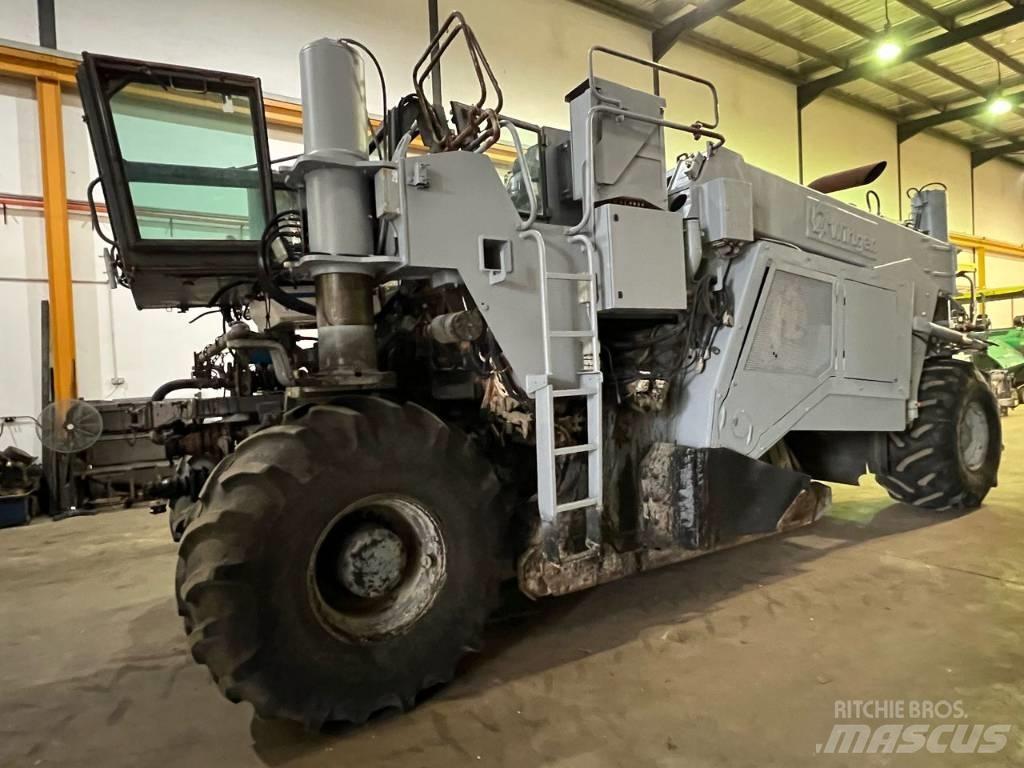Wirtgen WR2500 Recyklátory asfaltu