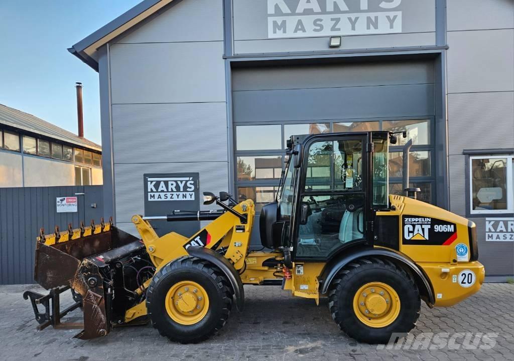 CAT 906 Kolové nakladače