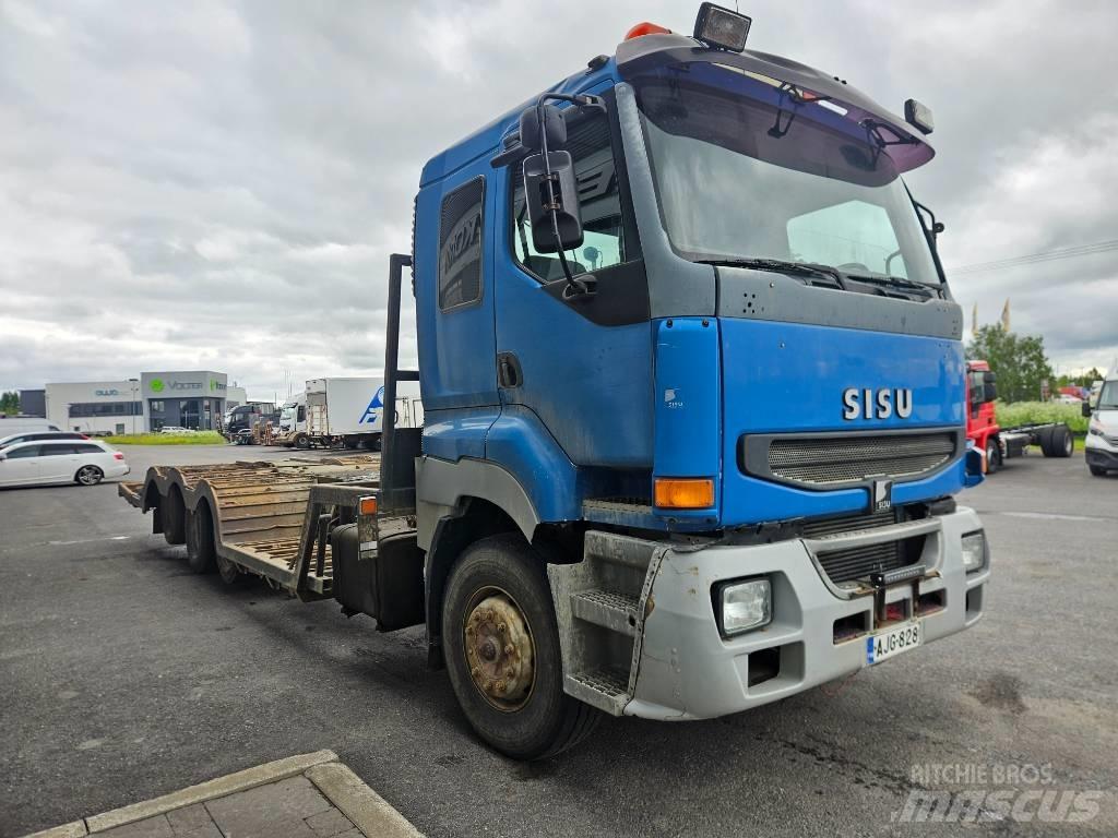 Sisu E12 8x2 Nákladní automobily pro přepravu lesních strojů