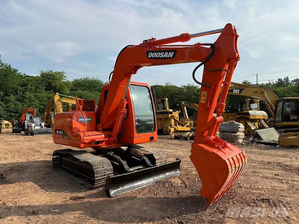 Doosan DH 80 Midi rýpadla 7t - 12t