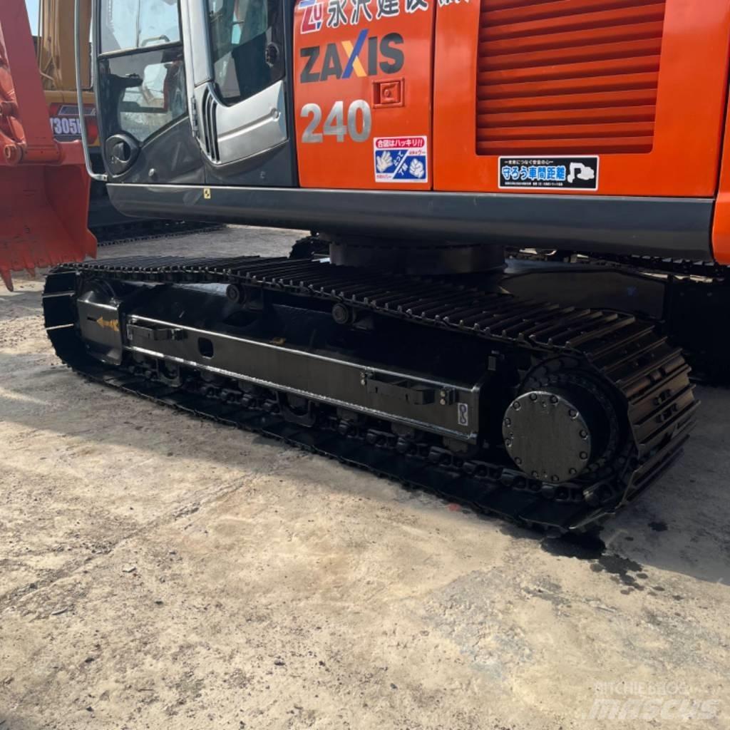 Hitachi ZX 240 Pásová rýpadla