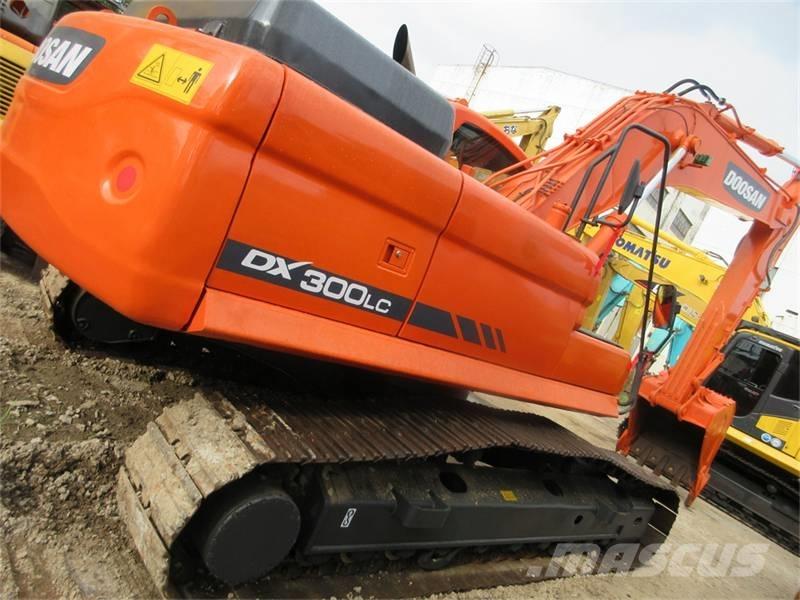 Doosan DX 300 Pásová rýpadla