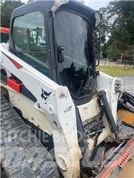 Bobcat T870 Smykem řízené nakladače