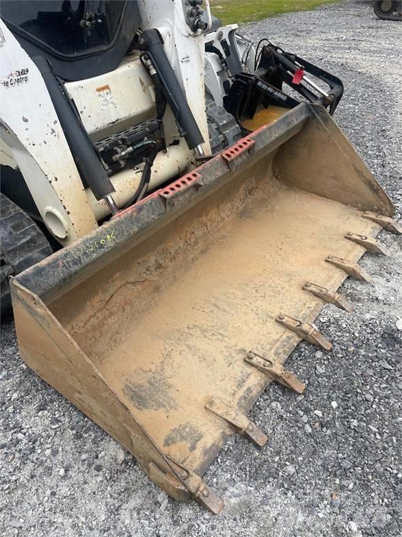 Bobcat T870 Smykem řízené nakladače