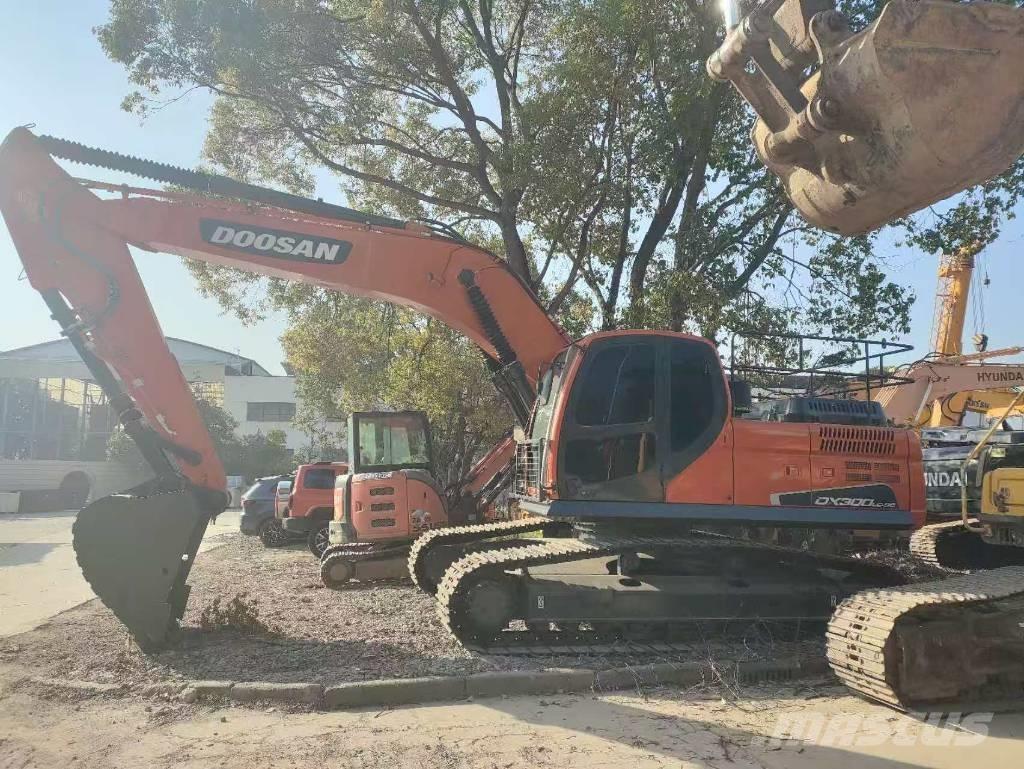 Doosan DX 300 LC Pásová rýpadla