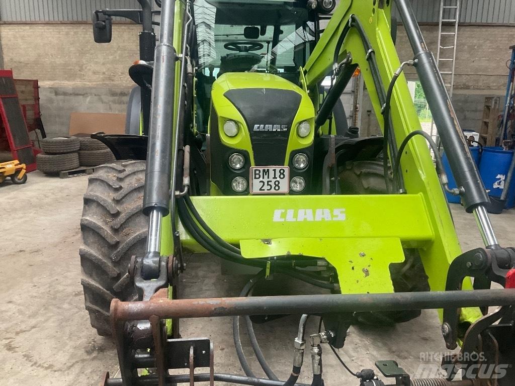 CLAAS Arion 440 CIS Traktory