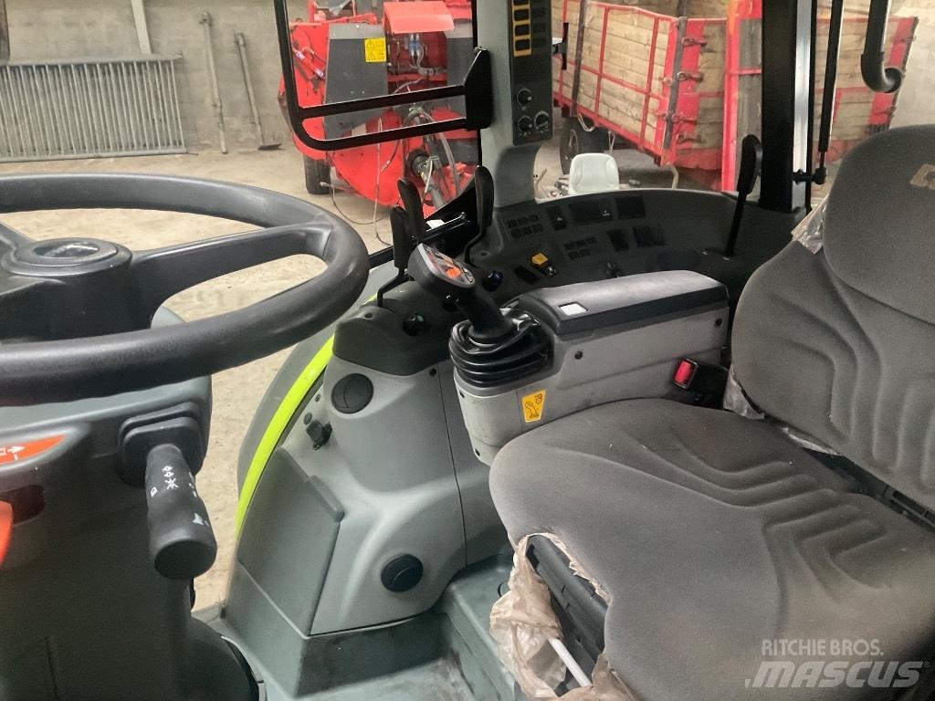 CLAAS Arion 440 CIS Traktory