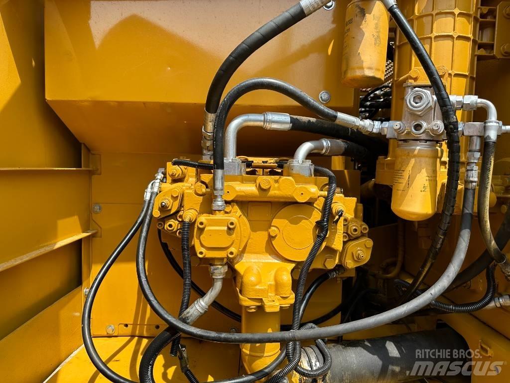 CAT CAT320C Midi rýpadla 7t - 12t