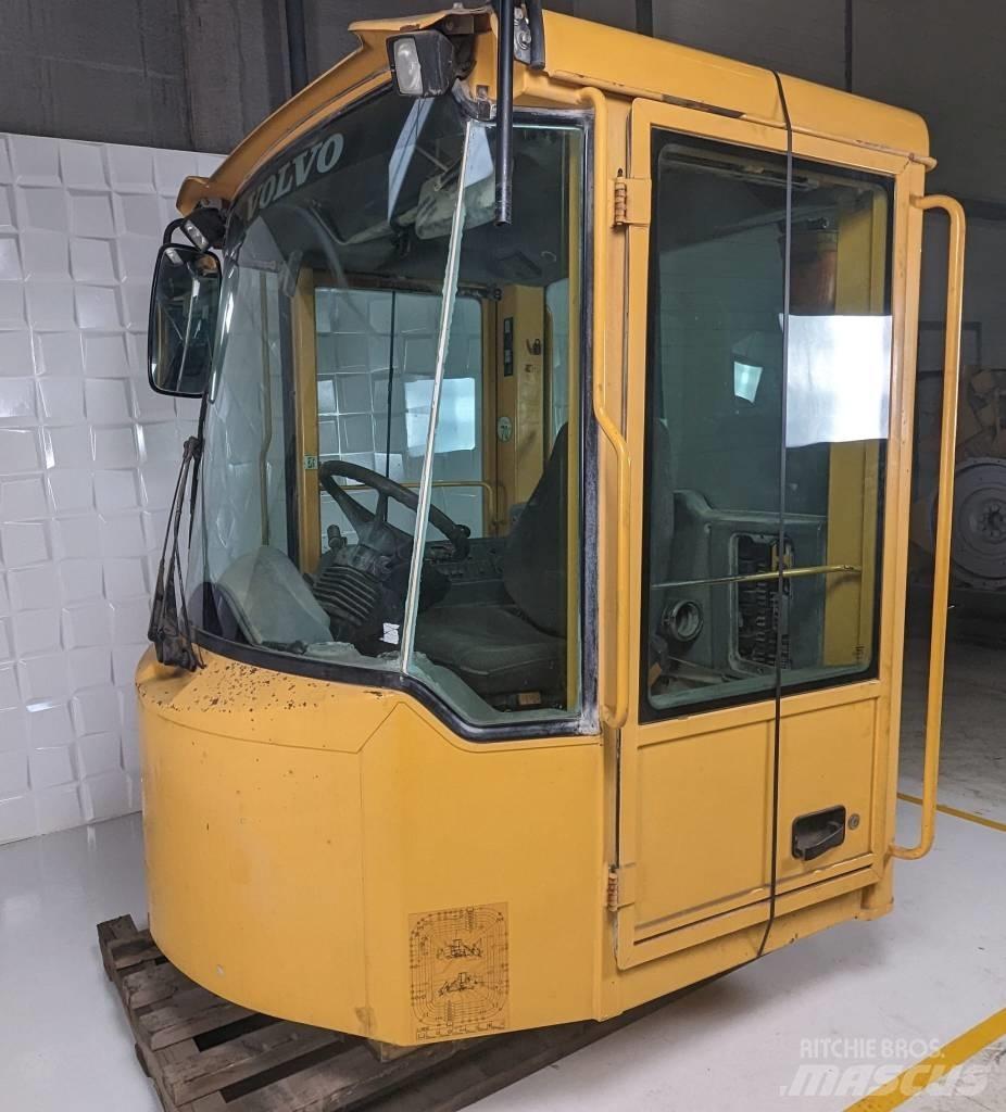 Volvo L 180 E Cab Kabiny a interiér